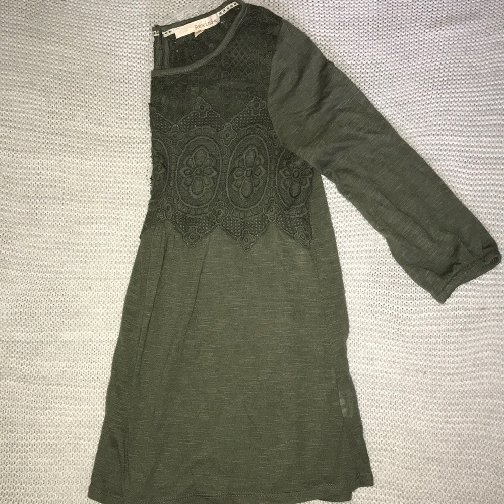 Rewind top with 3/4 length sleeves